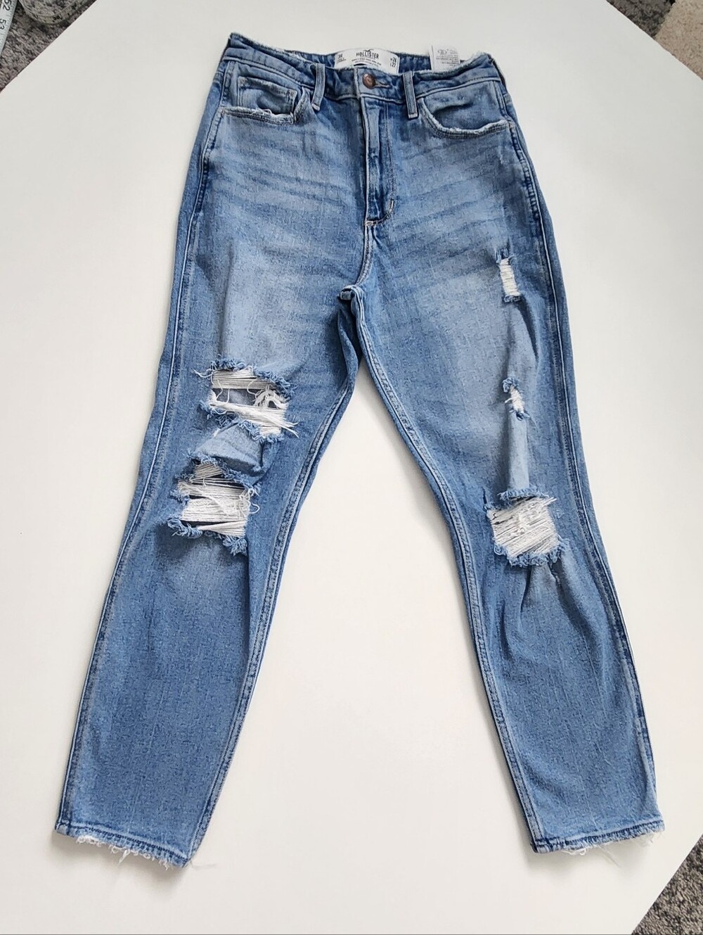 Hollister Curvy High-Rise Mom Jean Distressed Light Wash 3R W26 L27